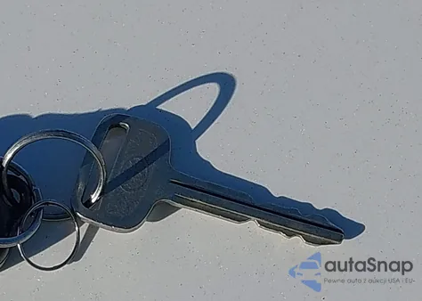 2001 Toyota Camry Le z USA, uszkodzony, nr VIN JT2BG22KX10539380